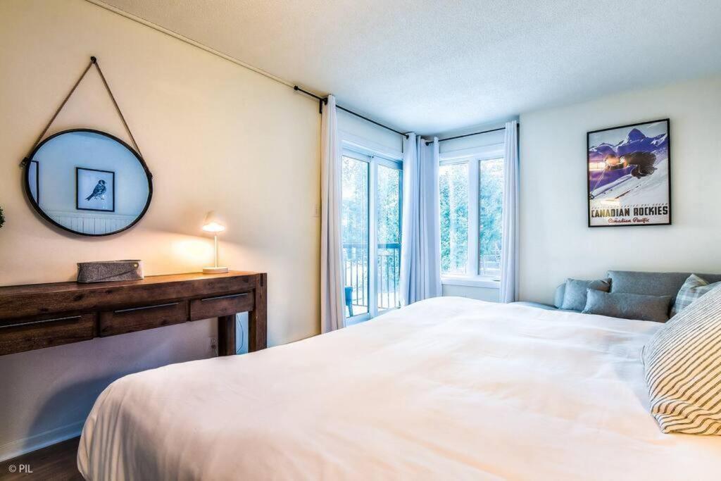Chic Mt-Tremblant Condo With View On The Lake By Denstays Μοντ Τρεμπλάν Εξωτερικό φωτογραφία