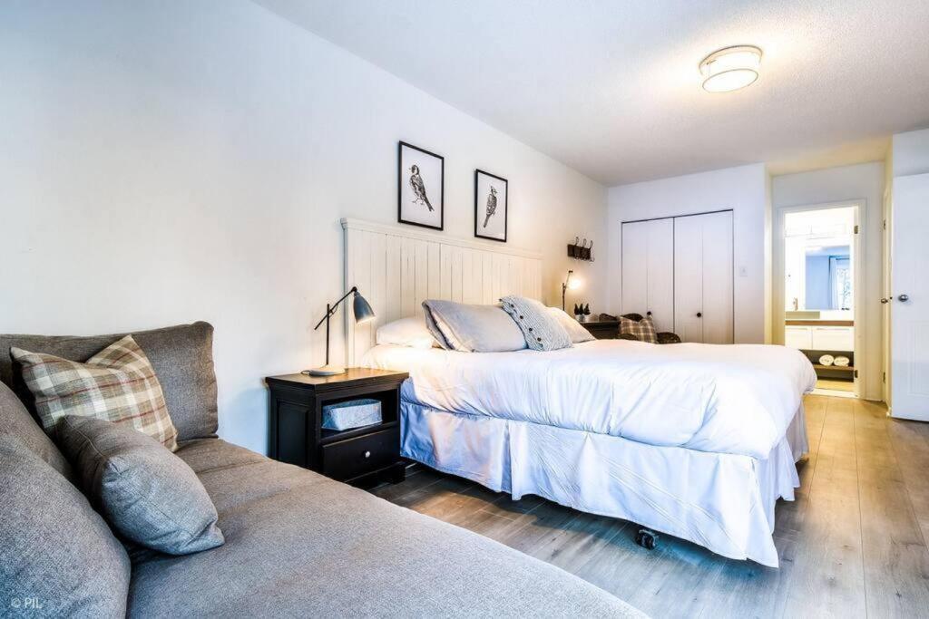 Chic Mt-Tremblant Condo With View On The Lake By Denstays Μοντ Τρεμπλάν Εξωτερικό φωτογραφία